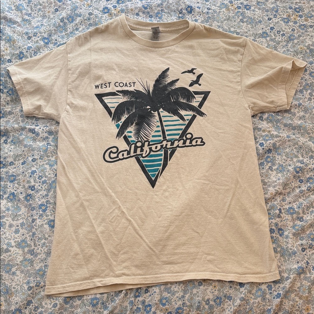 Gildan Tan California Graphic Tee